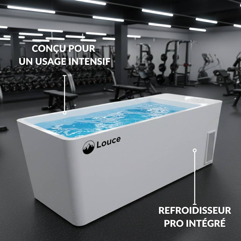 bain de cryothérapie blanc dans une salle de sport