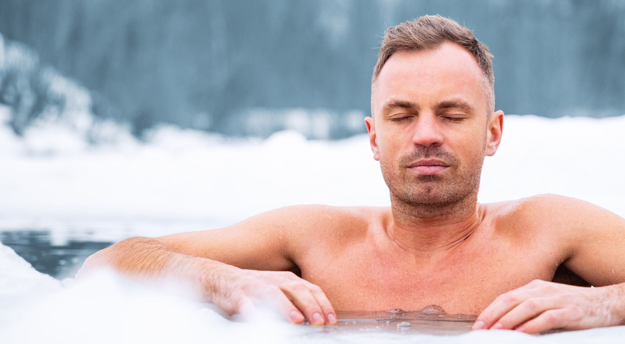 un homme dans un bain froid louce